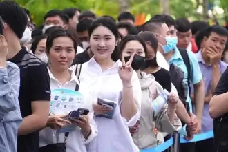 Ngày hội việc làm sân bay Long Thành nhận được sự quan tâm lớn từ các học sinh, sinh viên.