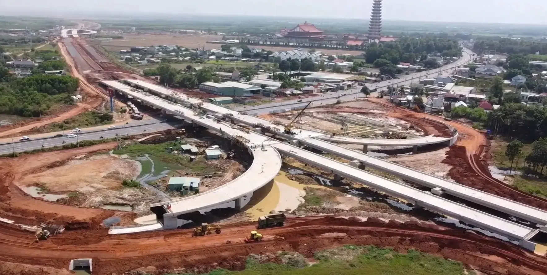 Toàn cảnh nút giao tuyến T2 với quốc lộ 51 tại huyện Long Thành, tỉnh Đồng Nai.